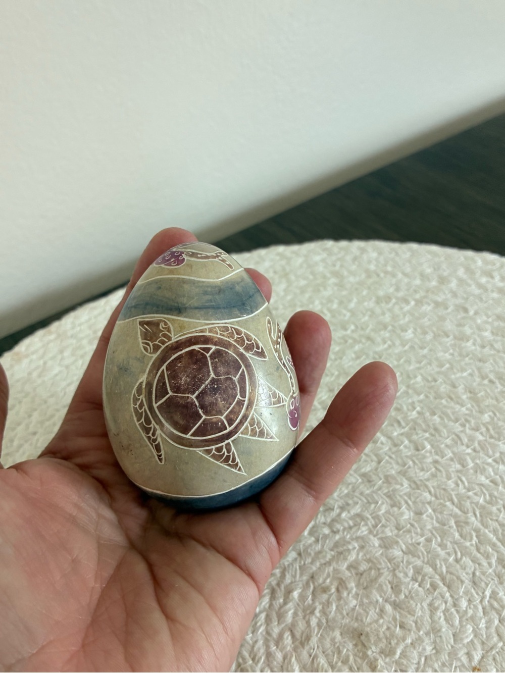 Vtg Hand Carved African Soap Stone Figure Egg Shape Carved Turtle Blue and White